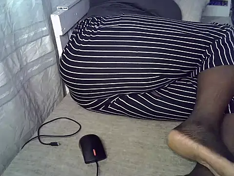 vivianswee stripchat live cam model