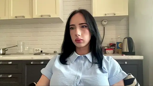 IsabellaQiueen stripchat live cam model