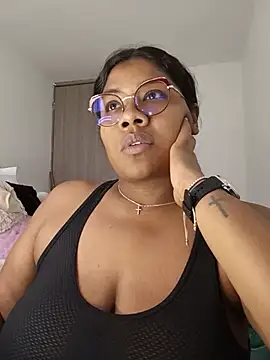 paola091 stripchat live cam model