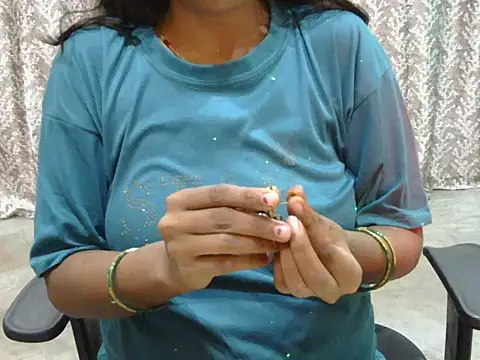 roja-1 stripchat live cam model