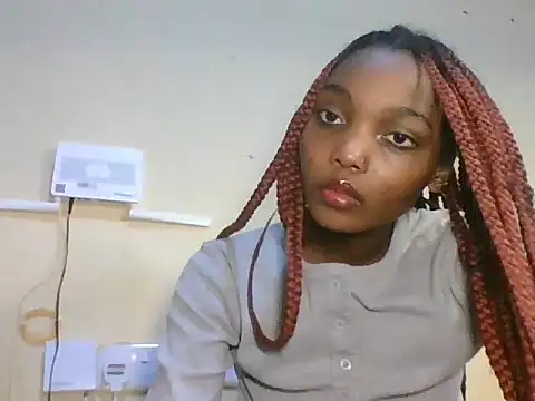 petite_spankie stripchat live cam model