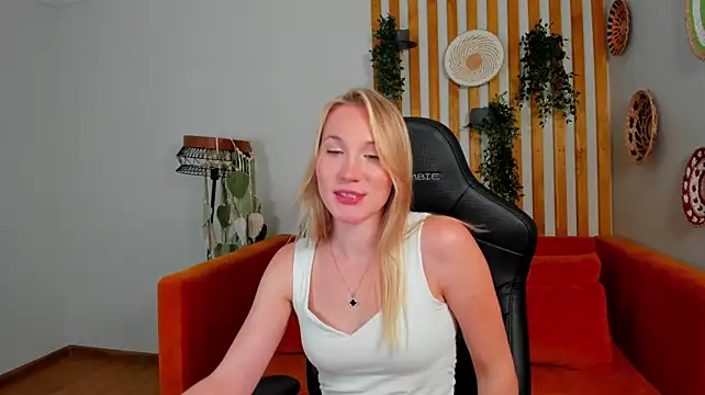 ElaraVoltage stripchat live cam model