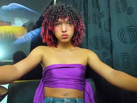 Elianisbigcock stripchat live cam model