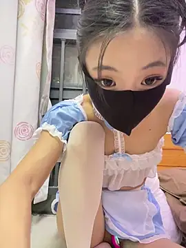 Louli-TT stripchat live cam model