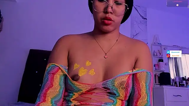 alysson_18 stripchat live cam model