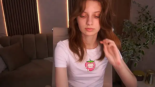 CuteeFoxy stripchat live cam model