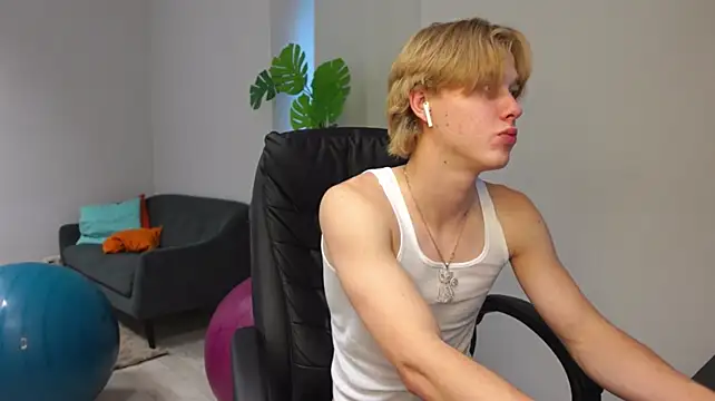 Eddie_Soltero stripchat live cam model