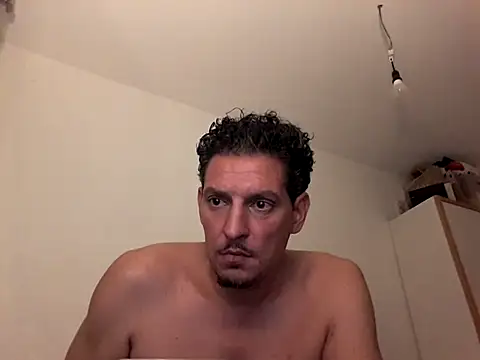 ARTANIS20 stripchat live cam model