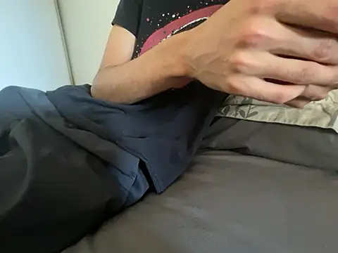 DeepGuy20 stripchat live cam model