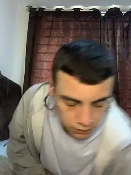 _valentinoooo stripchat live cam model