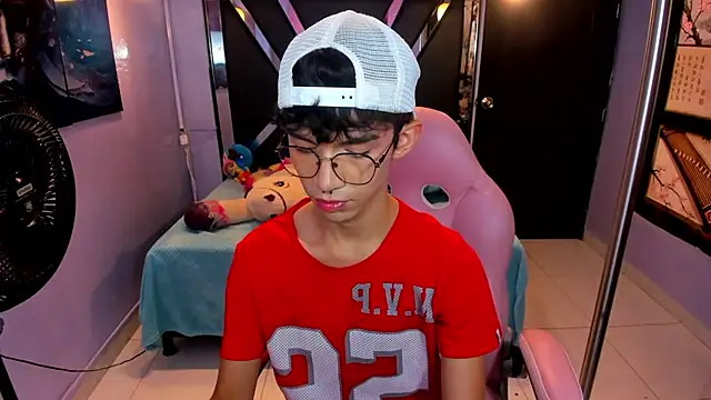 LiamHeatx stripchat live cam model