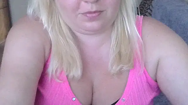 Leylisse stripchat live cam model