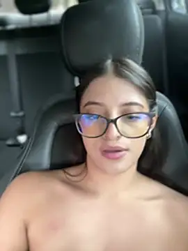 Arilw stripchat live cam model