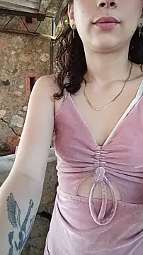 sweet_outdoor_charm stripchat live cam model