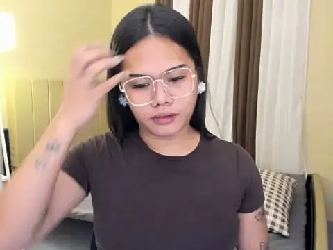 Seductive_terra stripchat live cam model