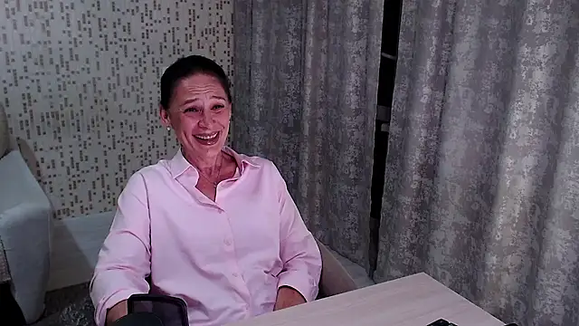 TheToxicMommy stripchat live cam model
