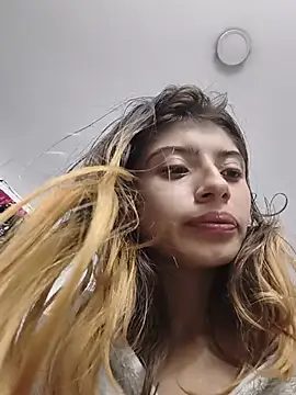 KratosAfroditacs stripchat live cam model
