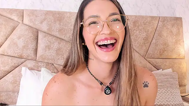 ClaradelMar stripchat live cam model