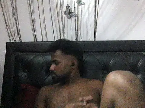 Hunkytop stripchat live cam model