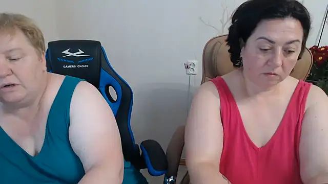 Lindy-Jeanie stripchat live cam model