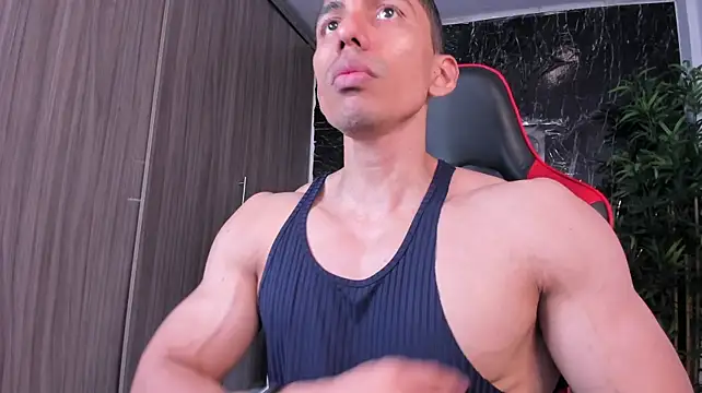 Erik_castle stripchat live cam model