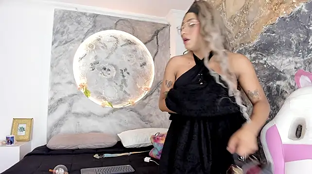 ElaWindsor stripchat live cam model