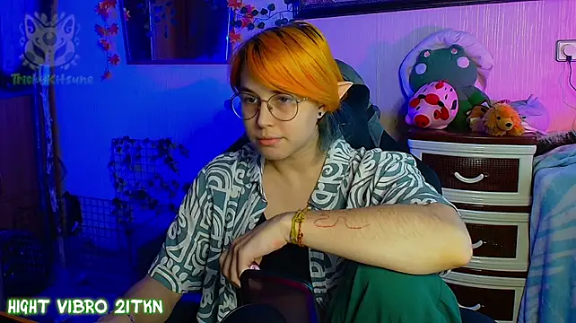 TrickyKitsune stripchat live cam model