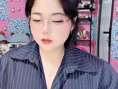 Nhanlu009 stripchat live cam model