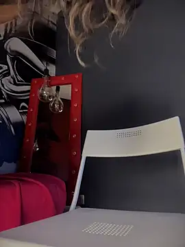 SinSirenXXX stripchat live cam model