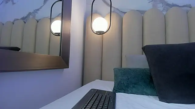 Yennifer_01 stripchat live cam model