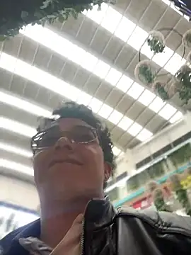 EithanBrownn stripchat live cam model