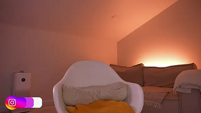 Lilevame stripchat live cam model