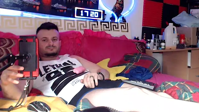 Hugec0ck007 stripchat live cam model
