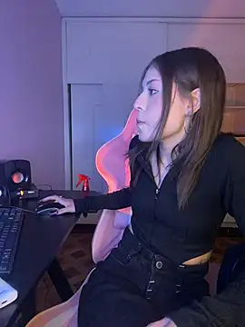 PrettyAmber stripchat live cam model