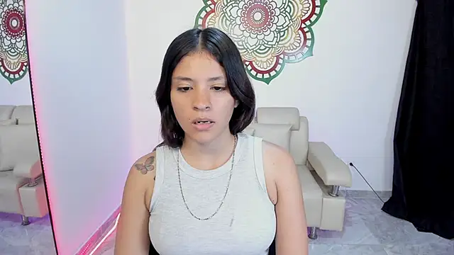 Candy_fox_19 stripchat live cam model