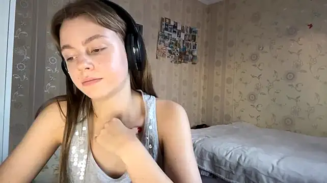 Iamnotatrouble stripchat live cam model