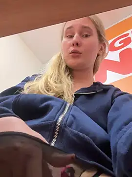SiaLater stripchat live cam model