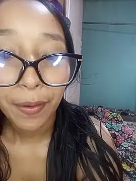 bella_chocolate stripchat live cam model