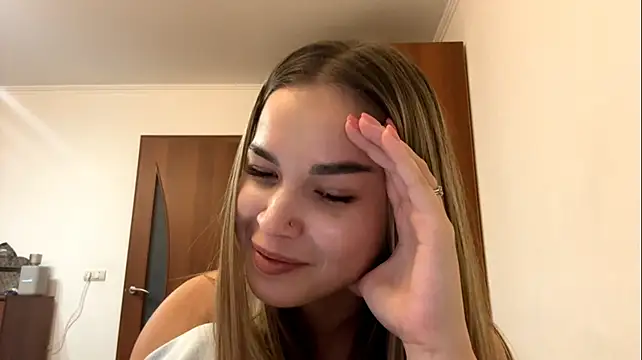 EmilyLorents stripchat live cam model
