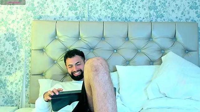 AndrewCrooss stripchat live cam model