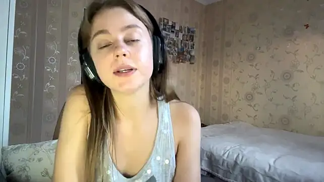 Iamnotatrouble stripchat live cam model