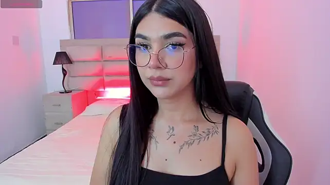 RoseCassie stripchat live cam model
