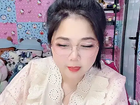 Nhanlu009 stripchat live cam model
