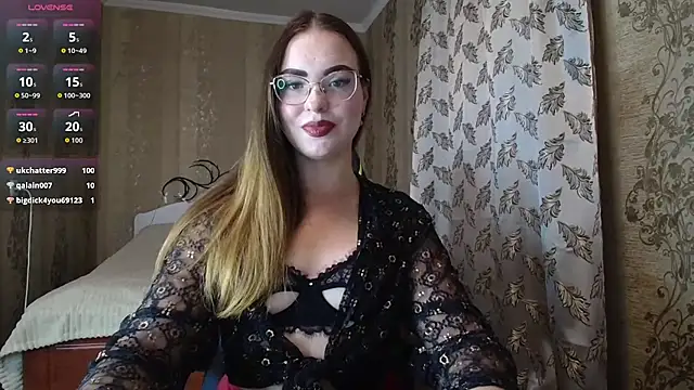 Flora_kisss stripchat live cam model