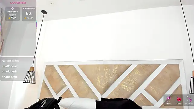 ZiaCalifa stripchat live cam model