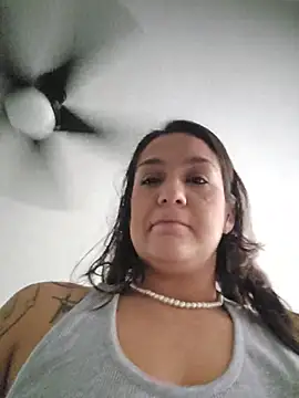 EllaEsEstrella stripchat live cam model