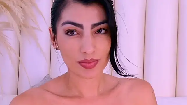NinnaPiers stripchat live cam model