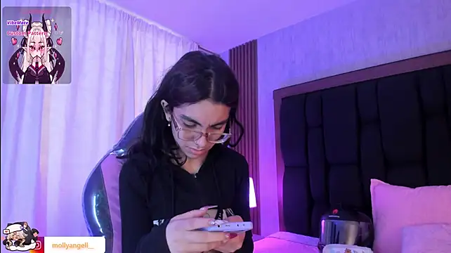 Molly_A stripchat live cam model
