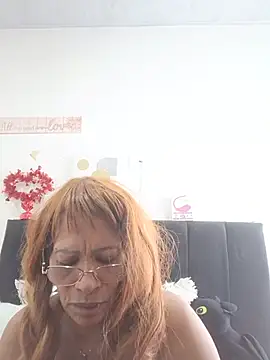 BustyMilf_ stripchat live cam model