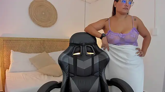 zoe_danae_ stripchat live cam model